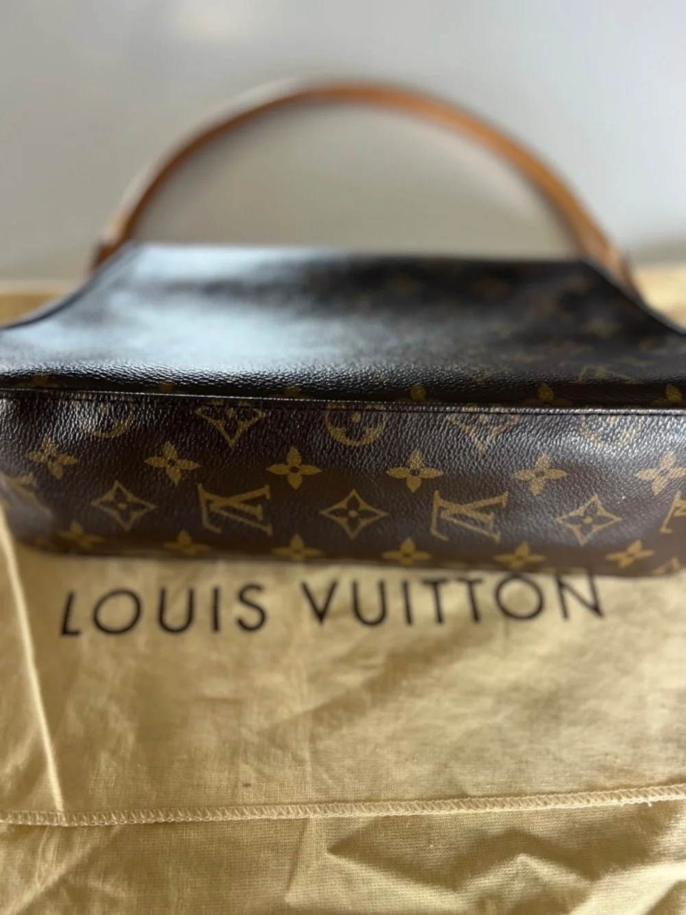 Louis Vuitton excellent louis